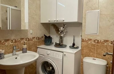 Alquiler de un amplio apartamento de 2 habitaciones, barrio Briz, Varna, Bulgaria